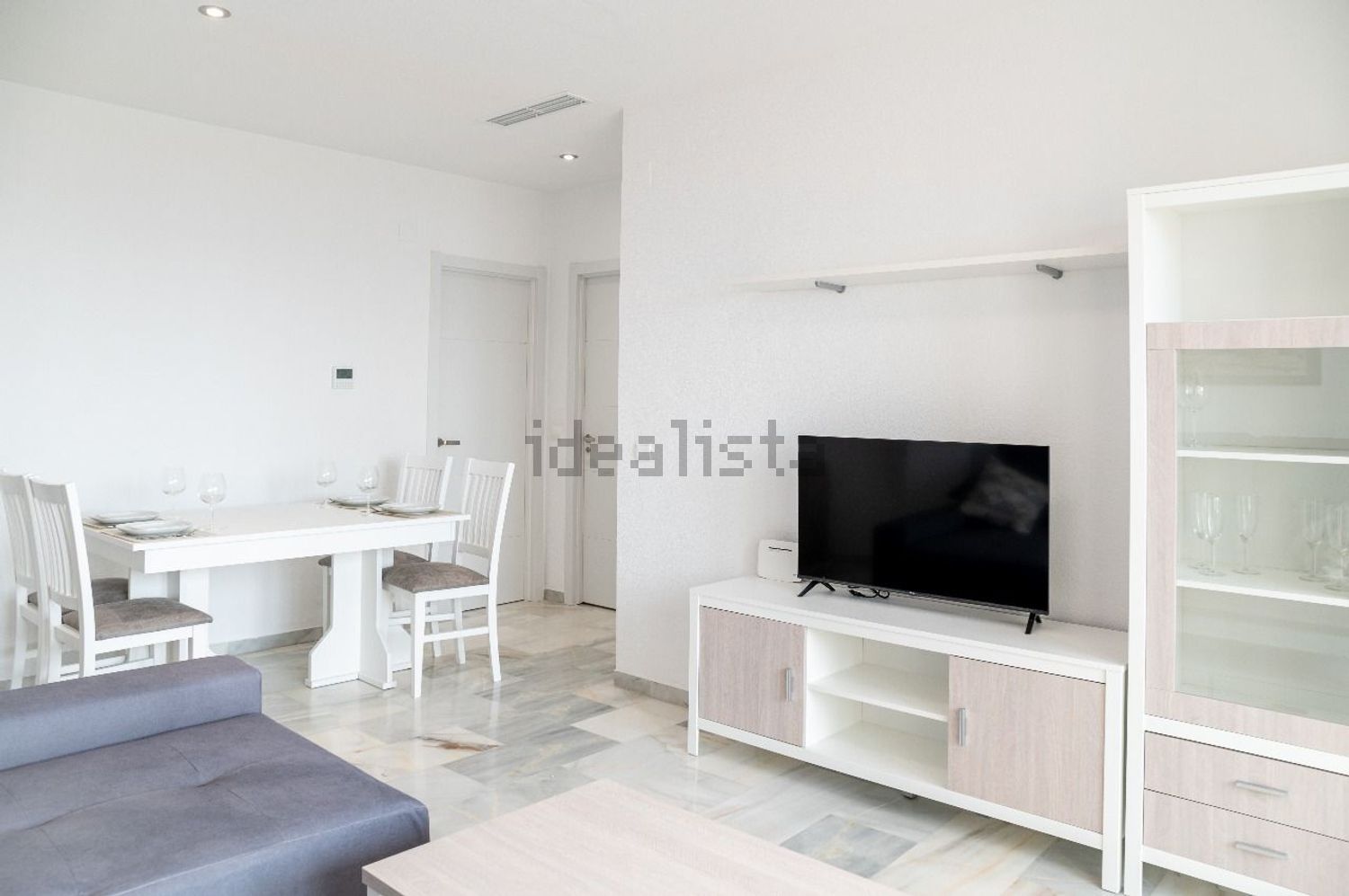 Flat for sale frontline beach in Benalmádena