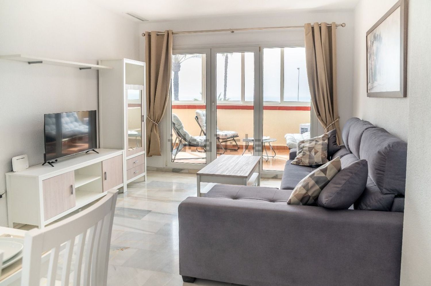 Flat for sale frontline beach in Benalmádena