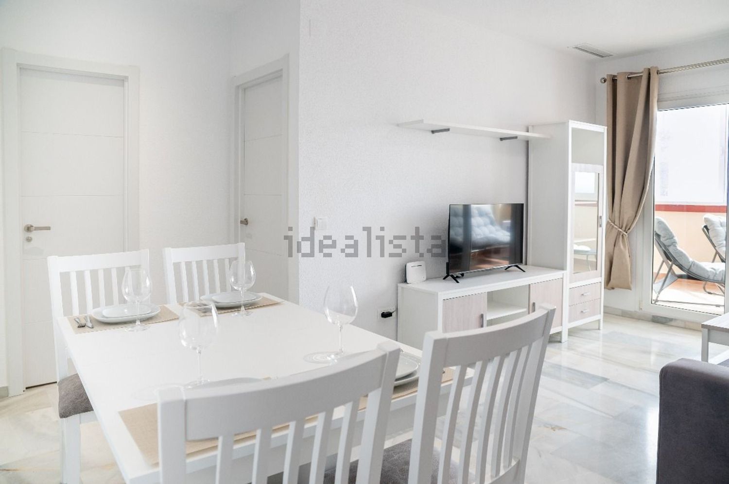 Flat for sale frontline beach in Benalmádena