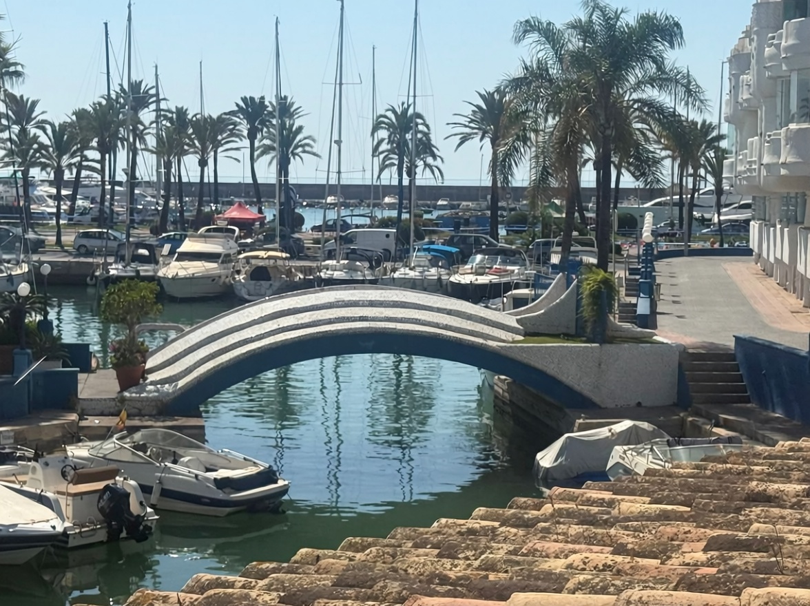 Appartement en première ligne de plage à Benalmádena — Vue mer