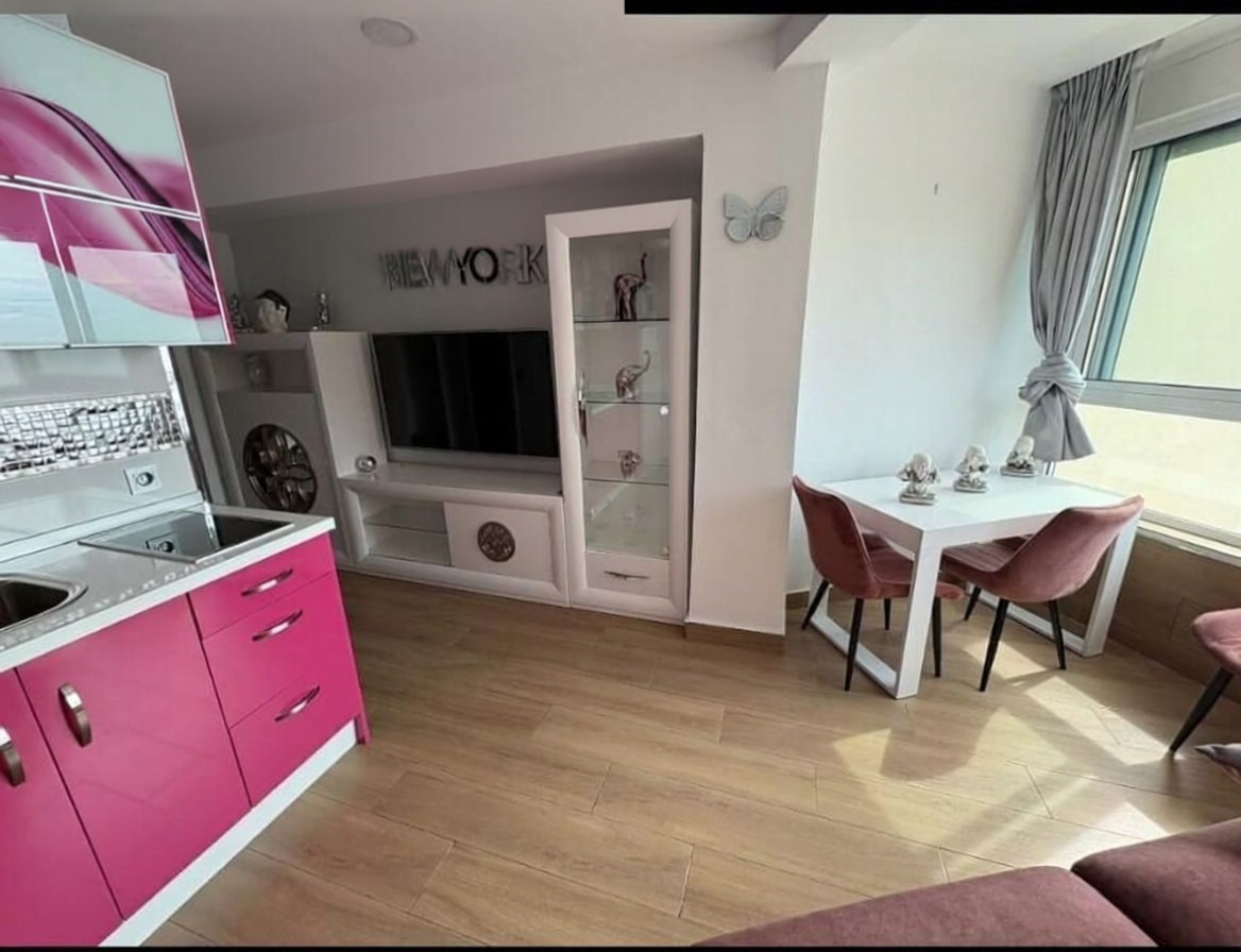 Beachfront flat in Benalmádena — Kitchen