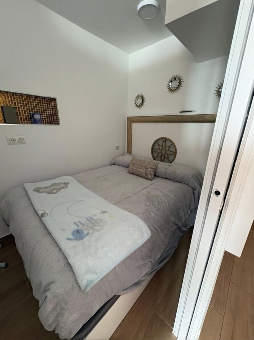 Beachfront flat in Benalmádena — Bedroom
