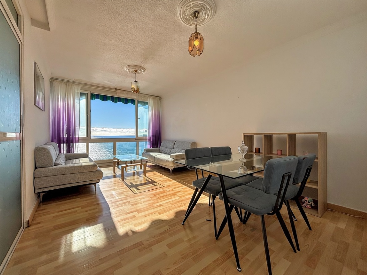 Appartement en première ligne de plage à Benalmádena — Chambre