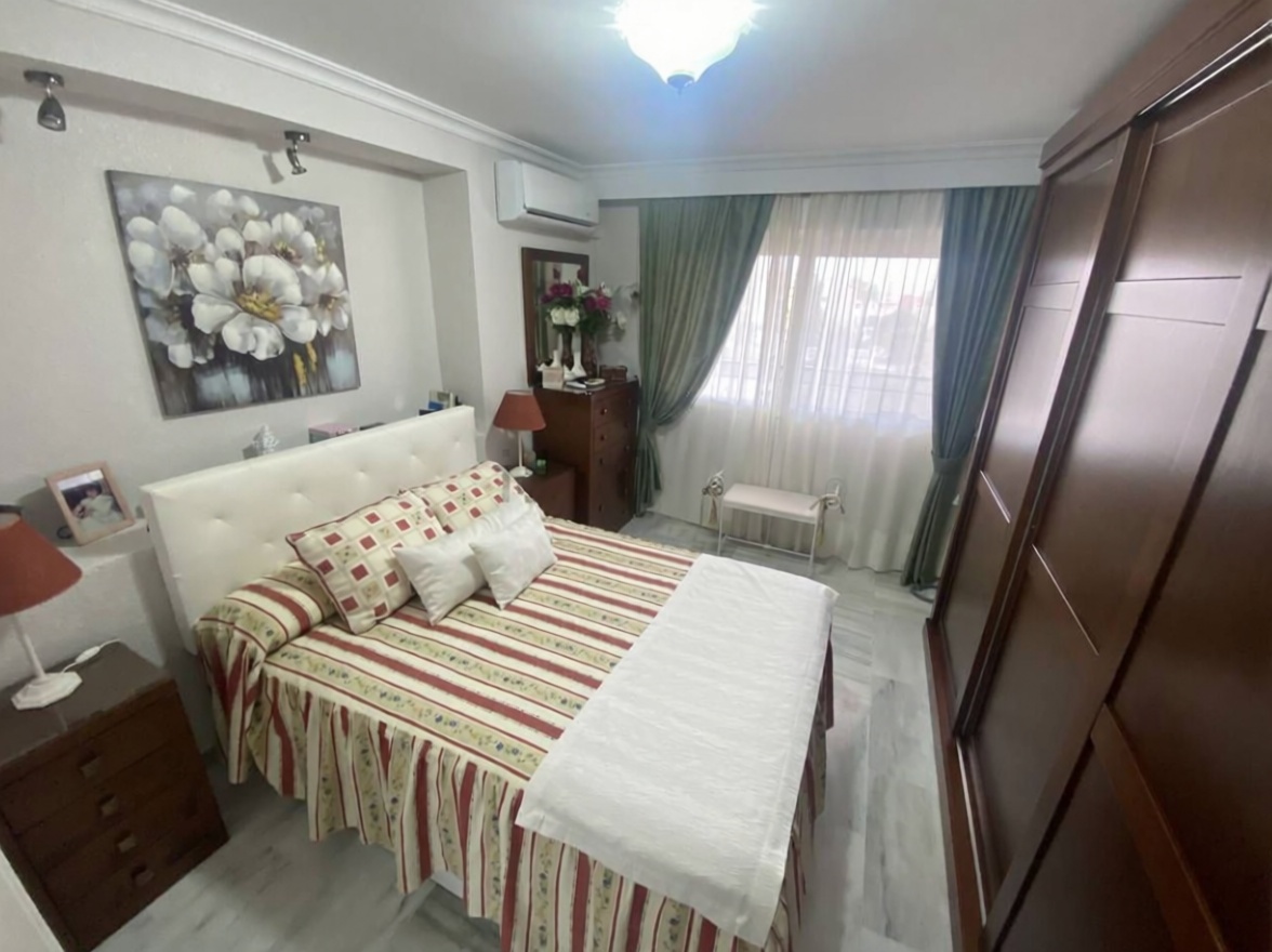 Beachfront flat in Benalmádena — Bedroom