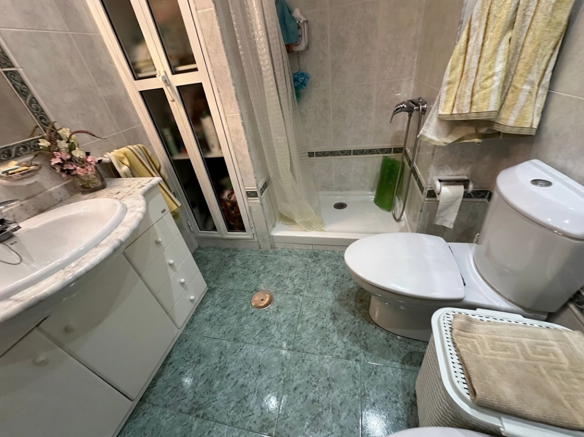 Piso en primera línea de playa en Benalmádena — Baño
