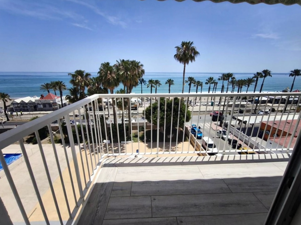 Appartement en première ligne de plage à Benalmádena