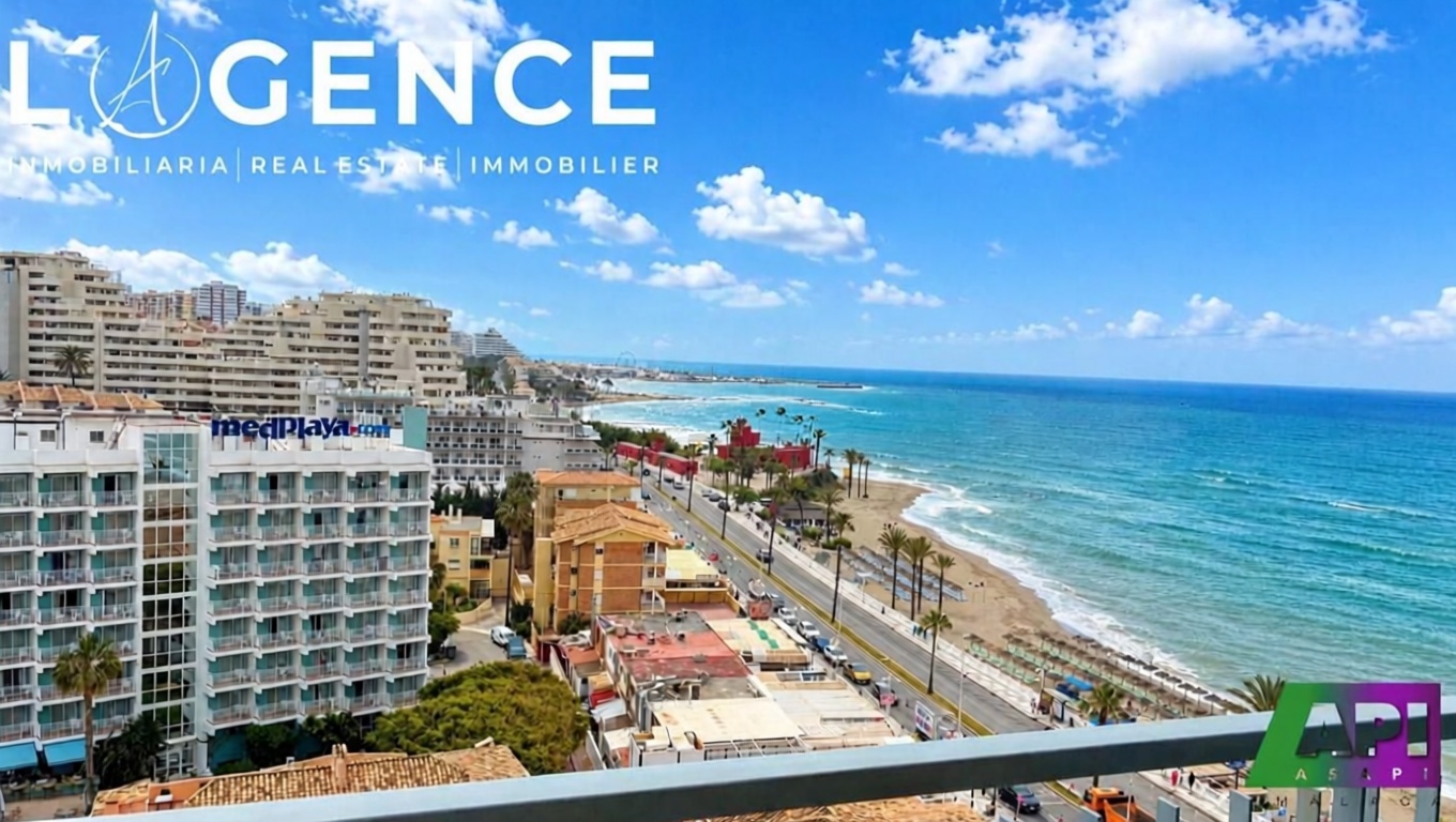 Piso en primera línea de playa en Benalmádena — Vista mar