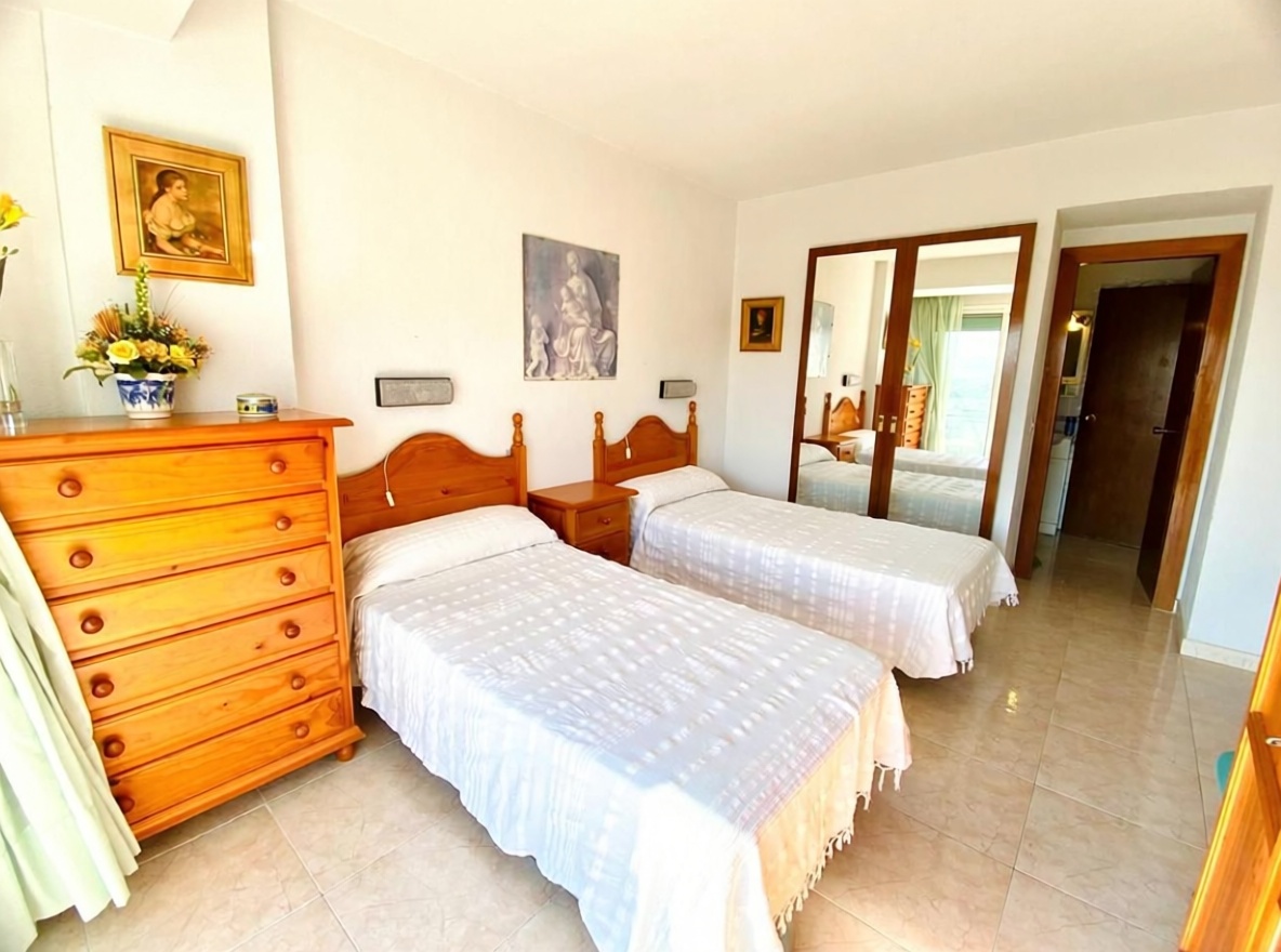 Piso en primera línea de playa en Benalmádena — Dormitorio