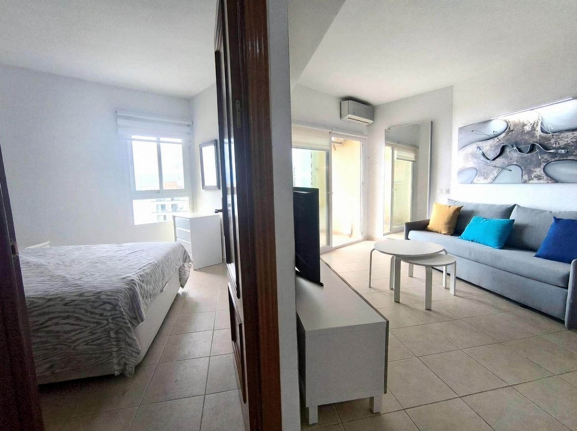 Appartement en première ligne de plage à Benalmádena — Chambre