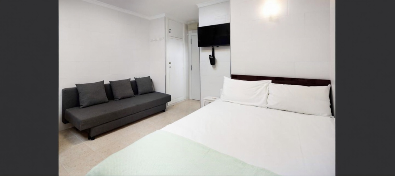 Studio en première ligne de plage à Benalmádena — Chambre