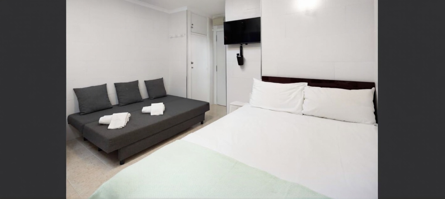 Studio en première ligne de plage à Benalmádena — Chambre