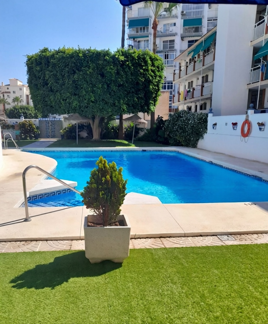 Appartement en première ligne de plage à Benalmádena — Piscine
