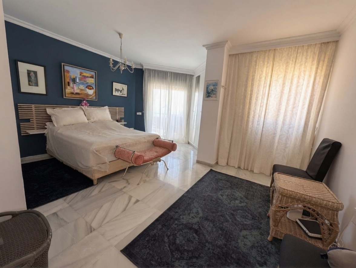 Piso en primera línea de playa en Fuengirola — Dormitorio