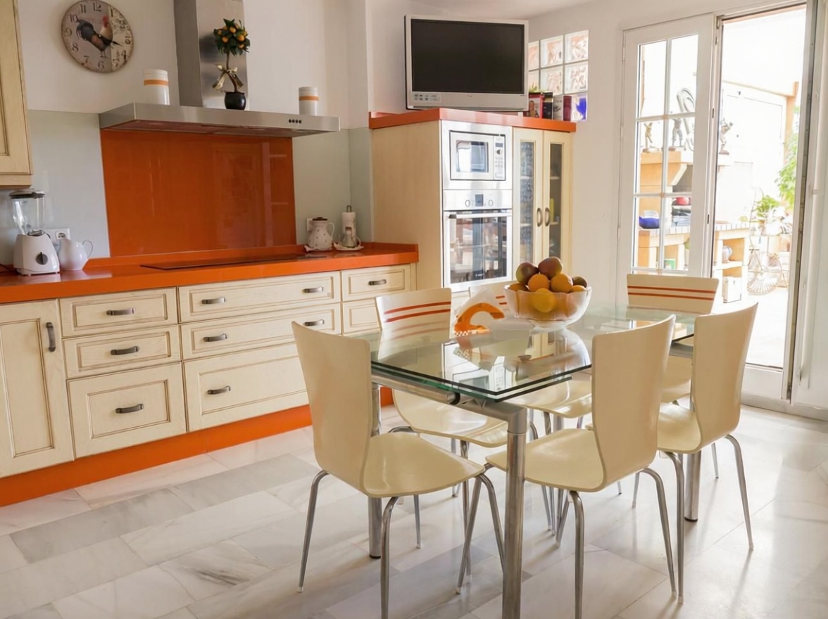 Dúplex en primera línea de playa en Fuengirola — Cocina