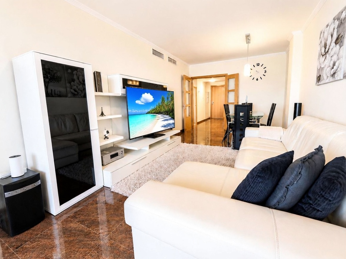 Duplex in erste Strandlinie in Fuengirola — Wohnzimmer