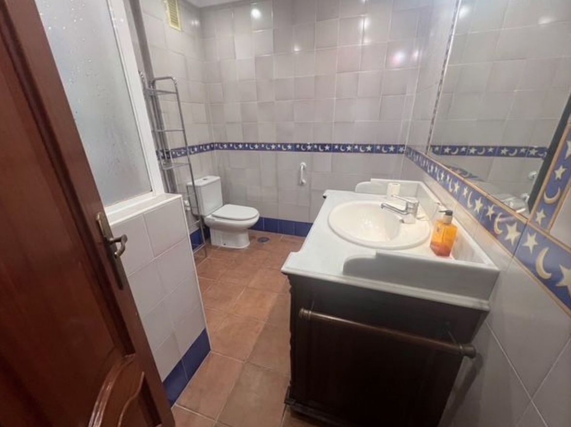 Apartamento em primeira linha de praia em Fuengirola — Casa banho
