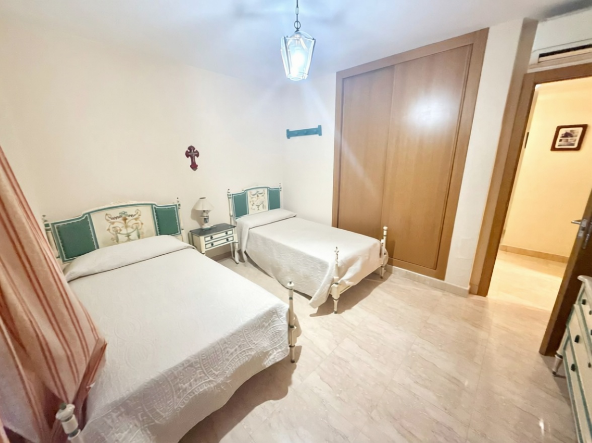 Apartamento em primeira linha de praia em Fuengirola — Quarto