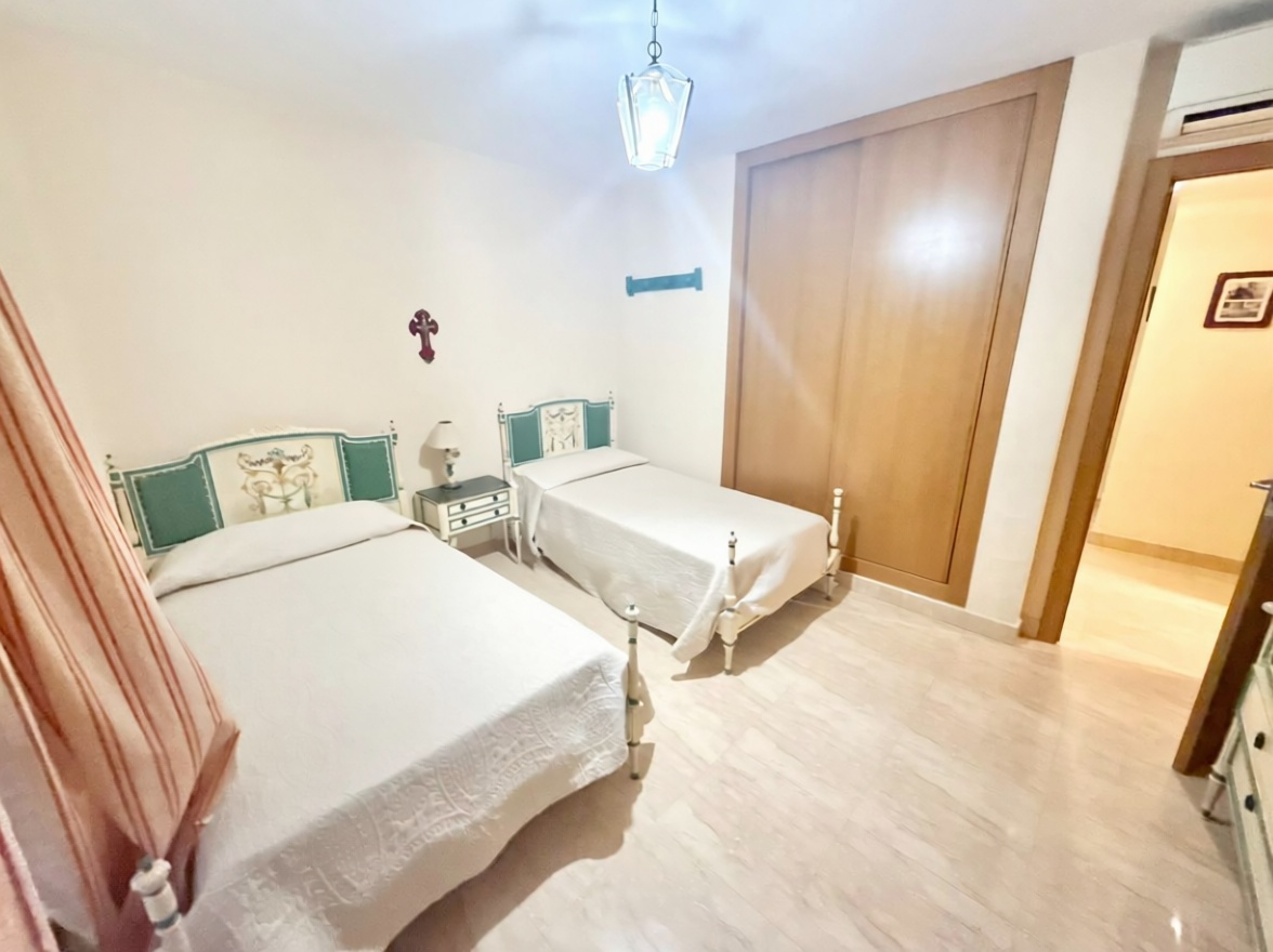 Apartamento em primeira linha de praia em Fuengirola — Quarto