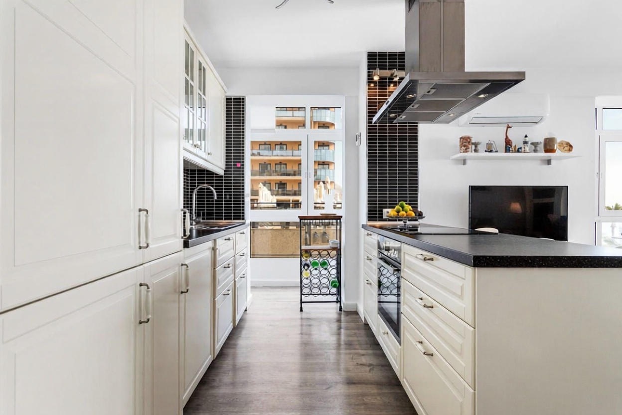 Appartement en première ligne de plage à Fuengirola — Cuisine