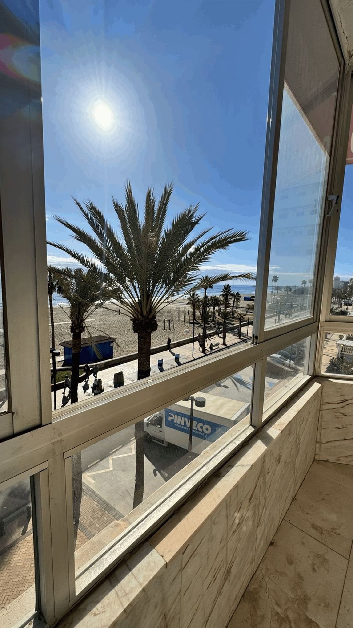 Wohnung zum Verkauf in direkter Strandlage in Fuengirola