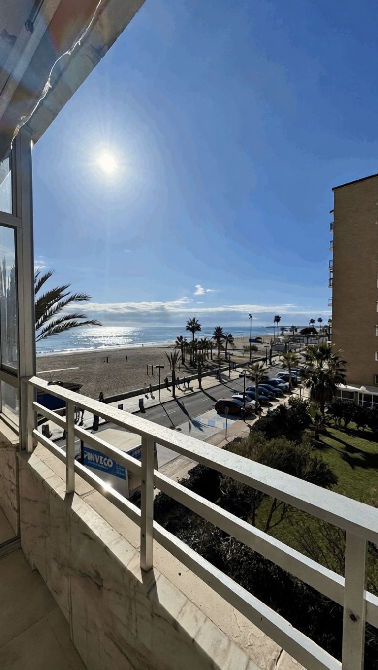 Apartamento em primeira linha de praia em Fuengirola — Terraço mar
