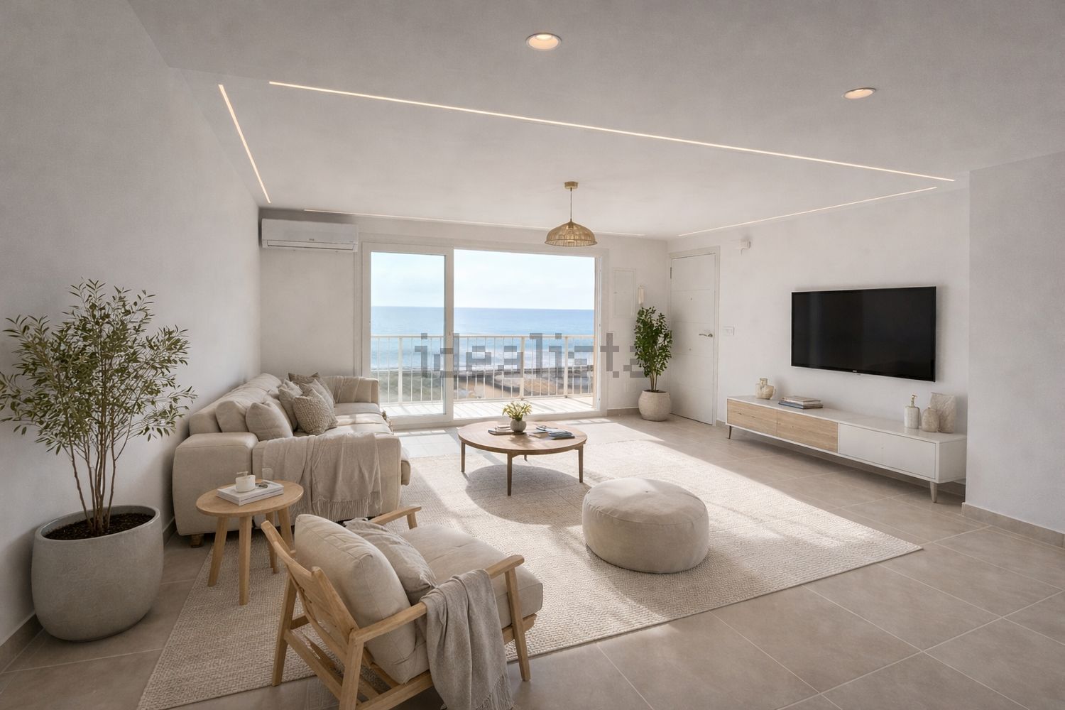 Wohnung zum Verkauf in direkter Strandlage in Fuengirola