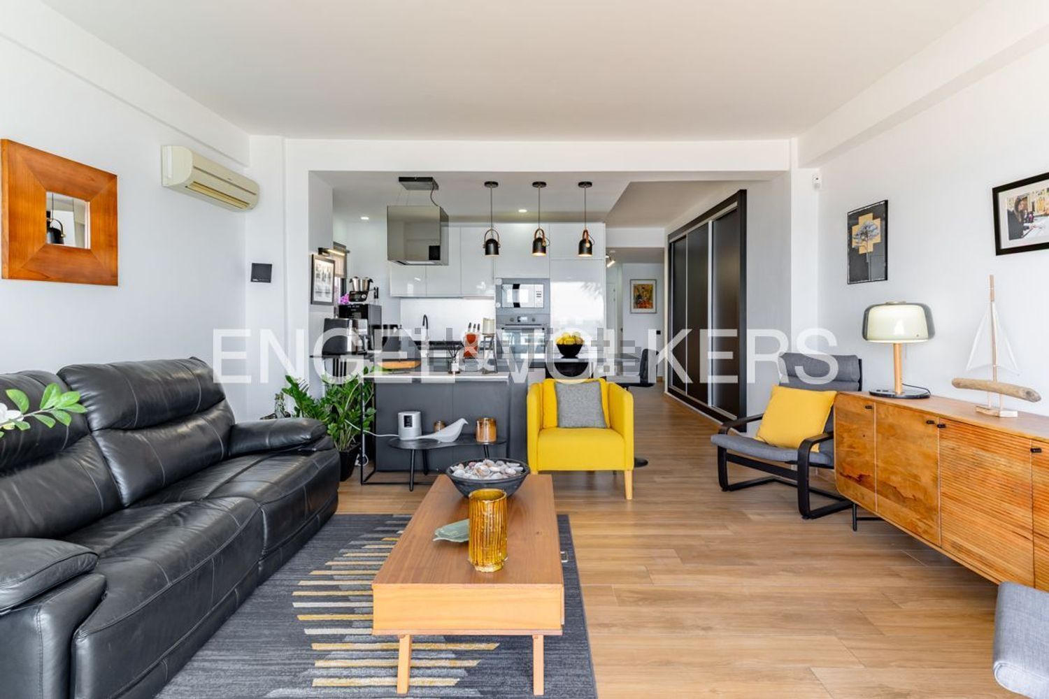 Wohnung zum Verkauf in direkter Strandlage in Fuengirola