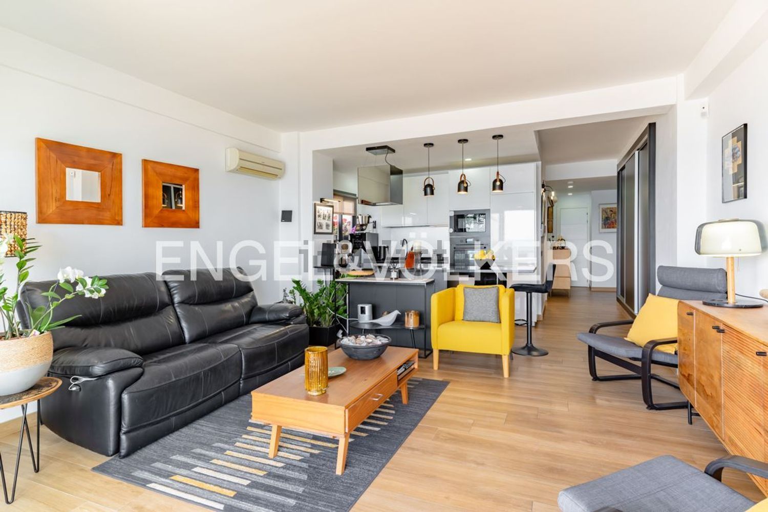 Wohnung zum Verkauf in direkter Strandlage in Fuengirola