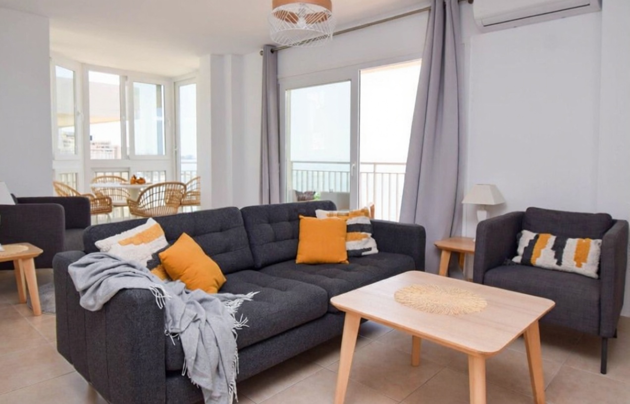 Apartamento em primeira linha de praia em Fuengirola — Sala