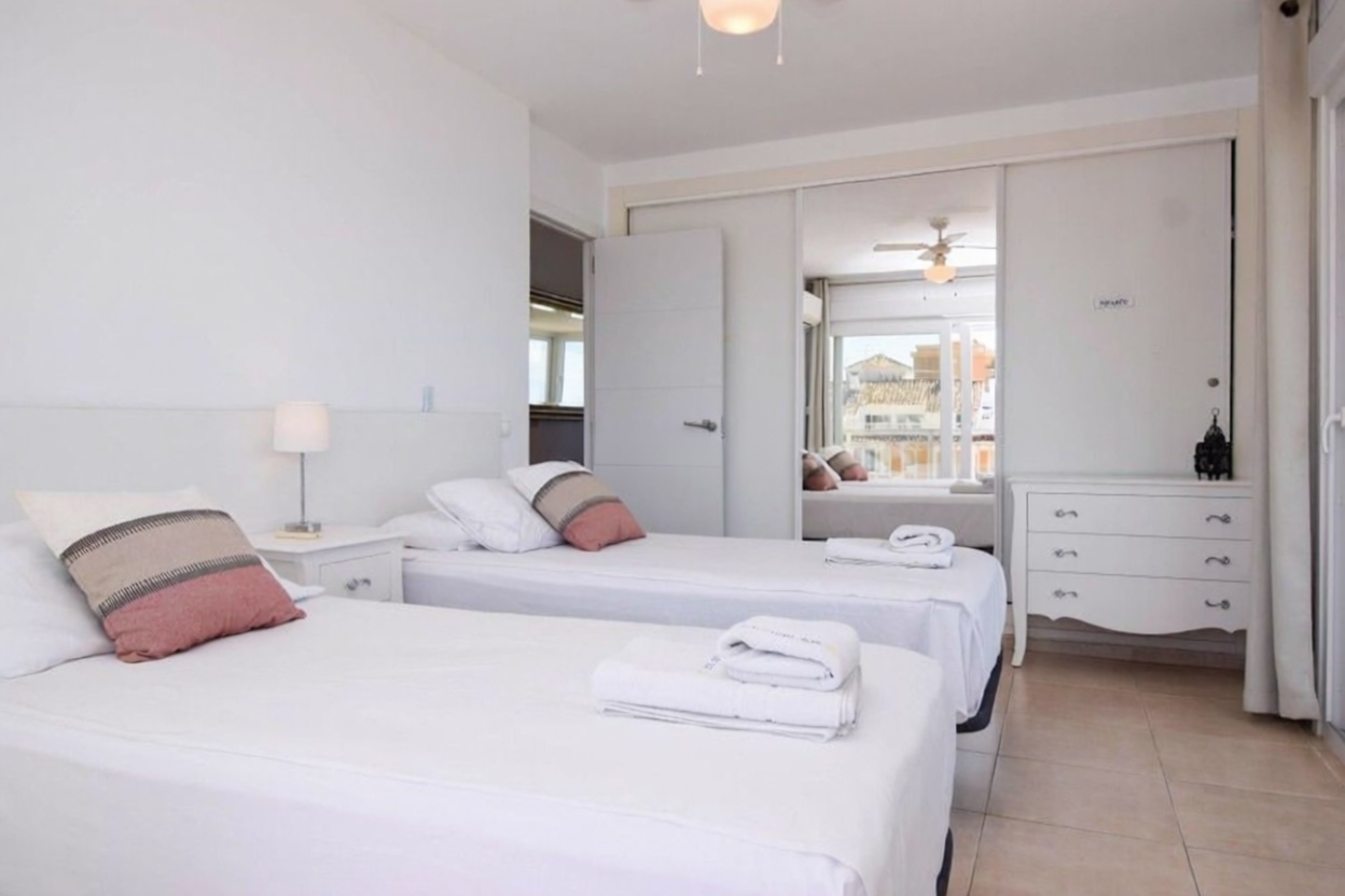 Apartamento em primeira linha de praia em Fuengirola — Quarto