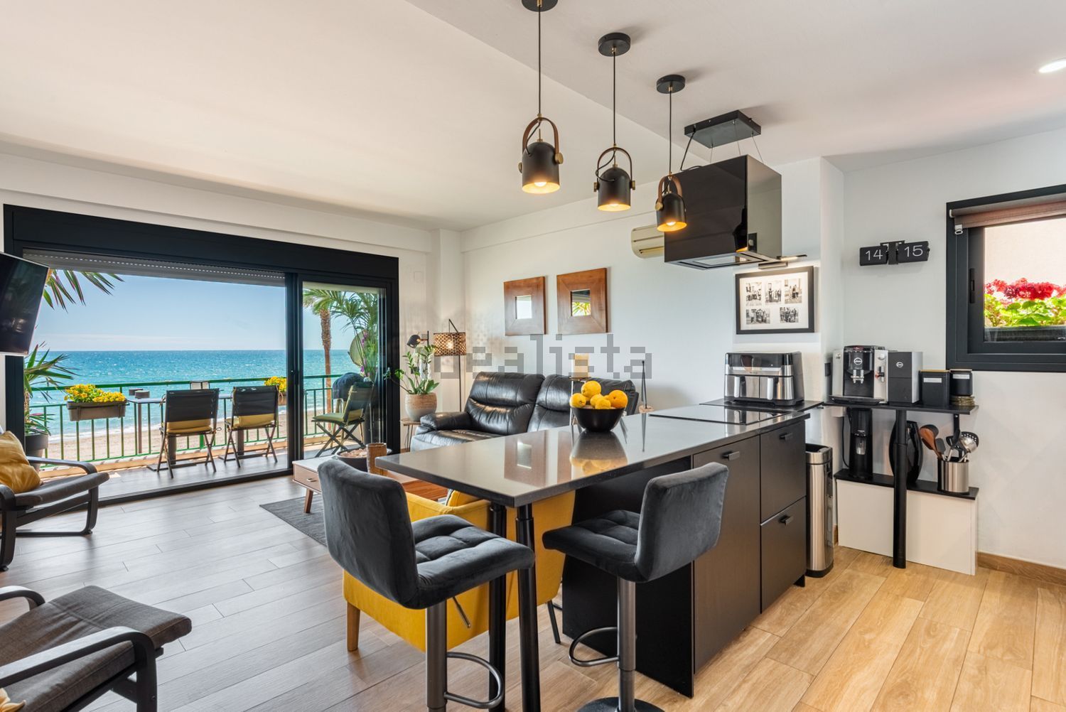 Wohnung zum Verkauf in direkter Strandlage in Fuengirola