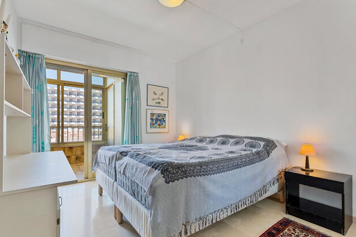 Piso en primera línea de playa en Fuengirola — Dormitorio