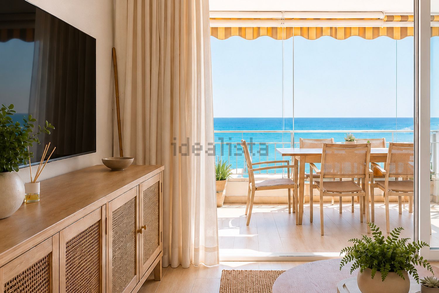 Flat for sale frontline beach in Fuengirola