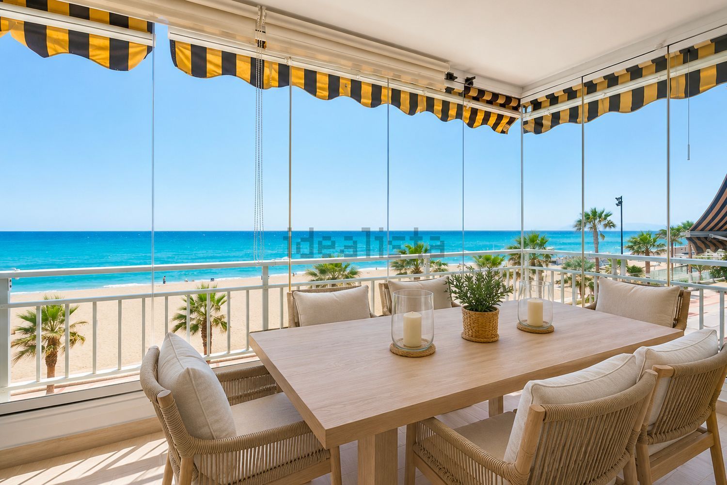 Wohnung zum Verkauf in direkter Strandlage in Fuengirola
