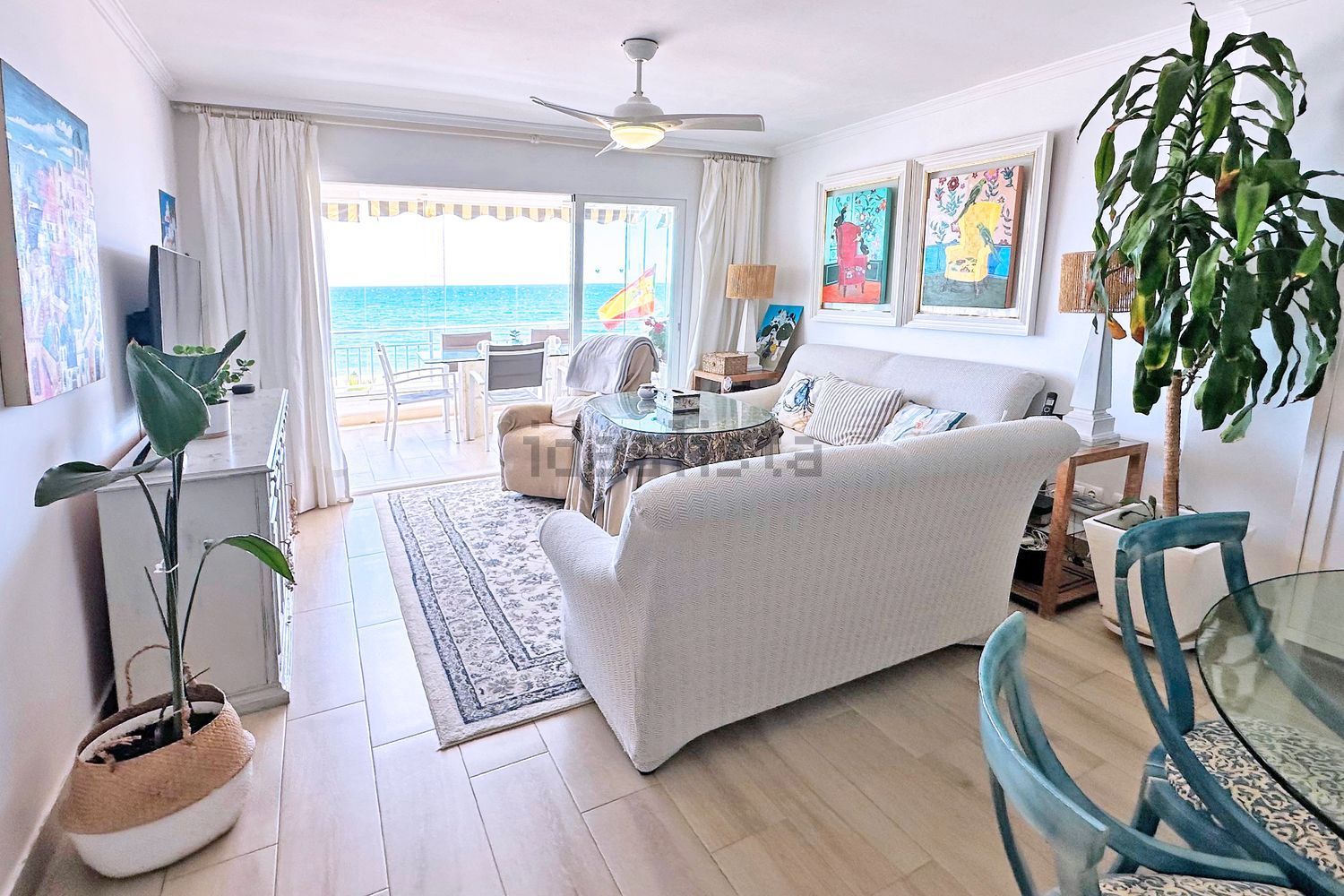 Flat for sale frontline beach in Fuengirola