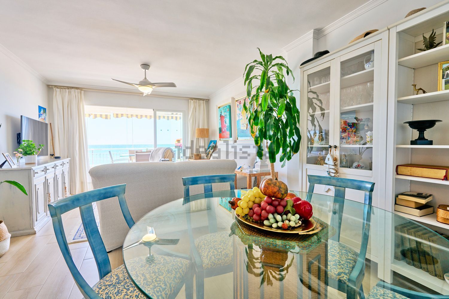Flat for sale frontline beach in Fuengirola