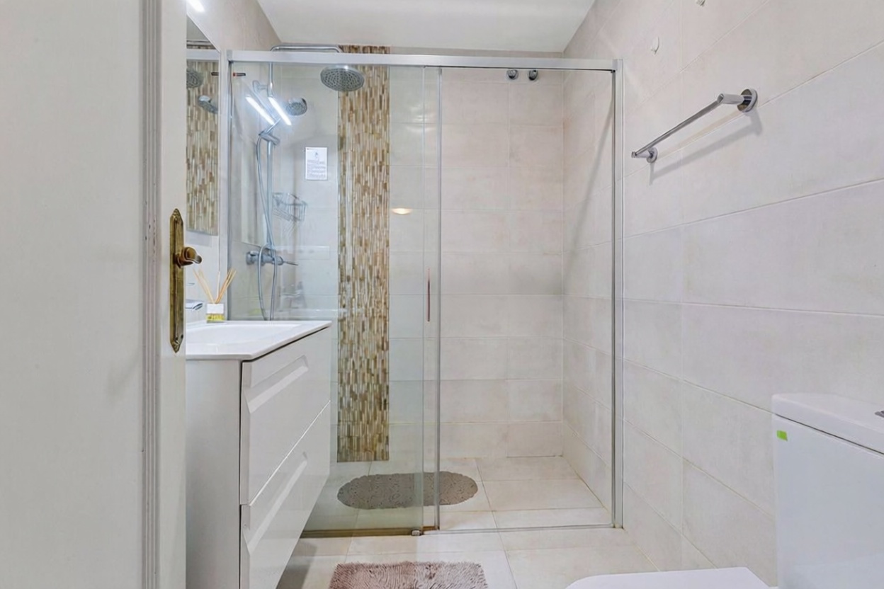 Appartement en première ligne de plage à Fuengirola — Sanitaires