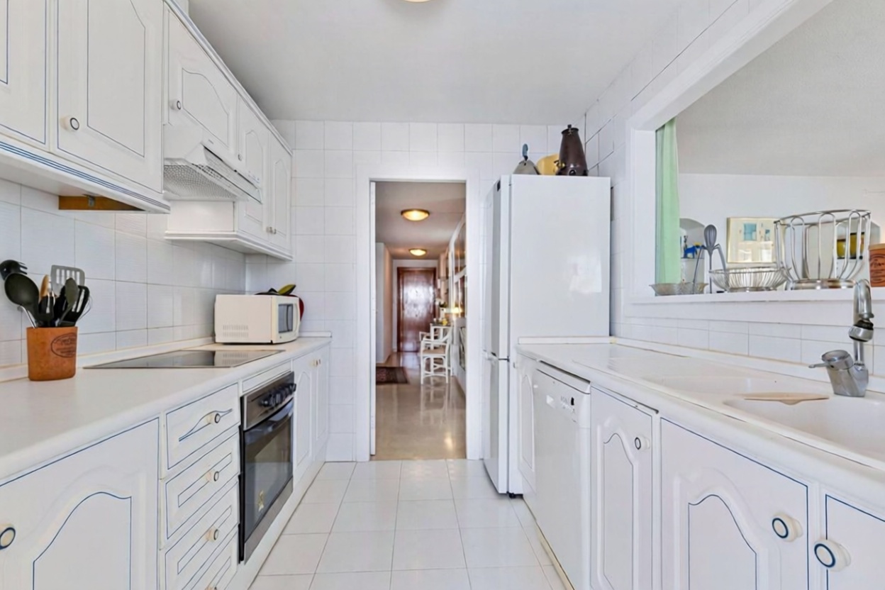 Appartement en première ligne de plage à Fuengirola — Cuisine