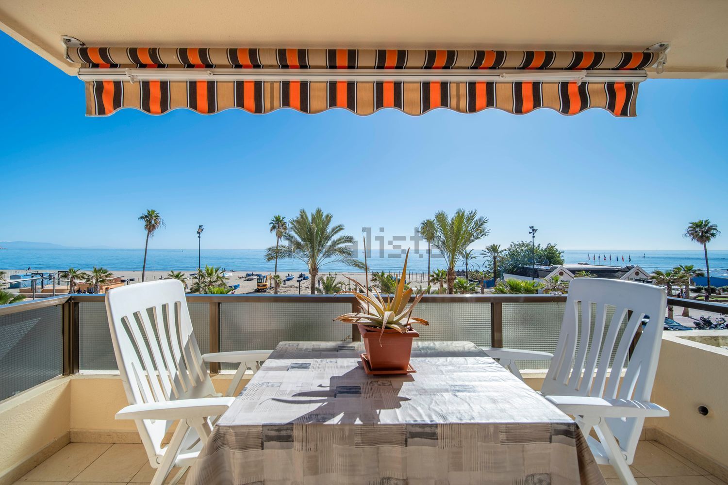Wohnung zum Verkauf in direkter Strandlage in Fuengirola