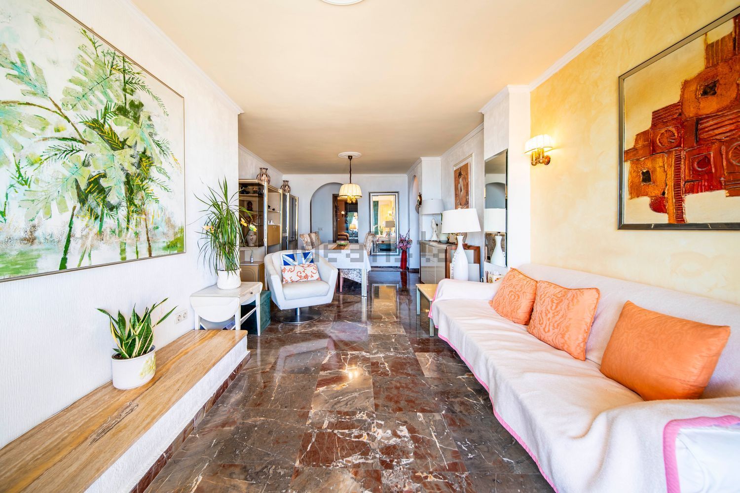 Wohnung zum Verkauf in direkter Strandlage in Fuengirola