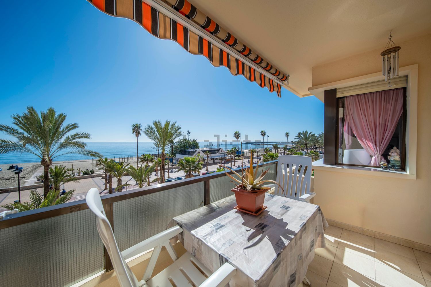 Wohnung zum Verkauf in direkter Strandlage in Fuengirola