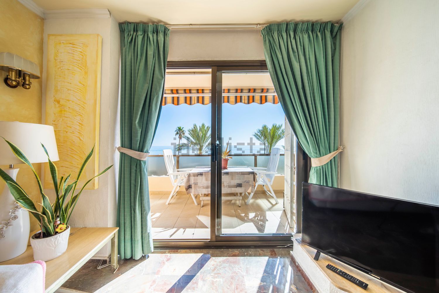 Wohnung zum Verkauf in direkter Strandlage in Fuengirola