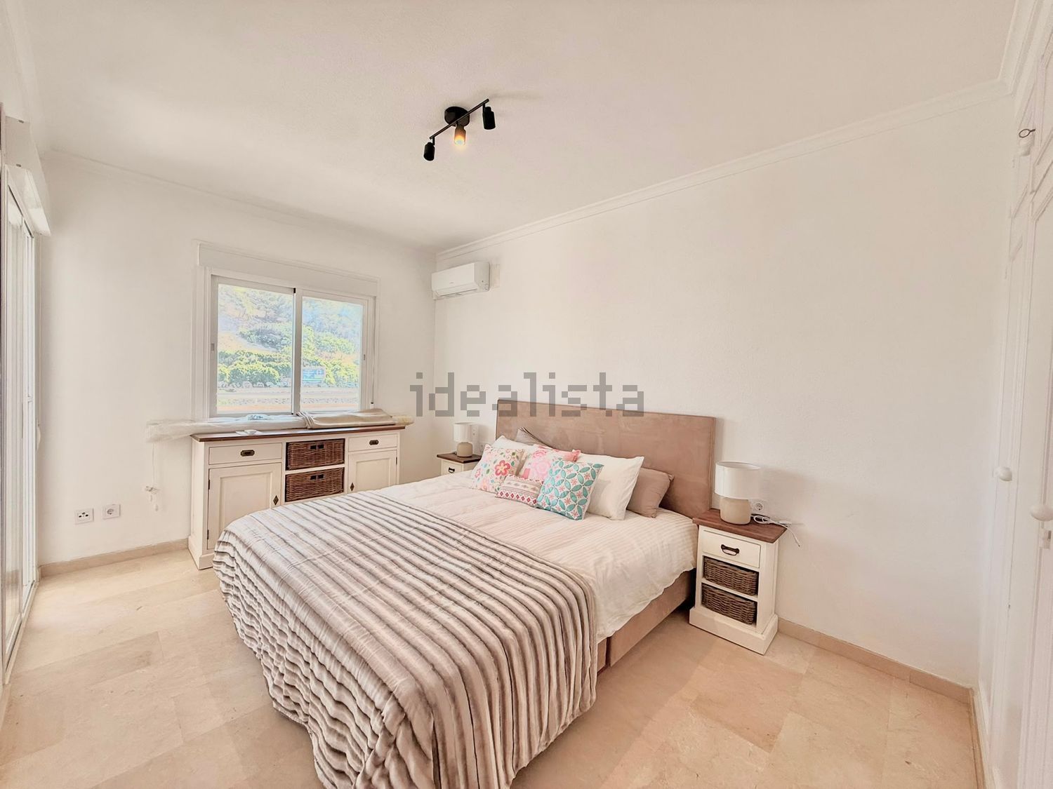 Flat for sale frontline beach in Fuengirola