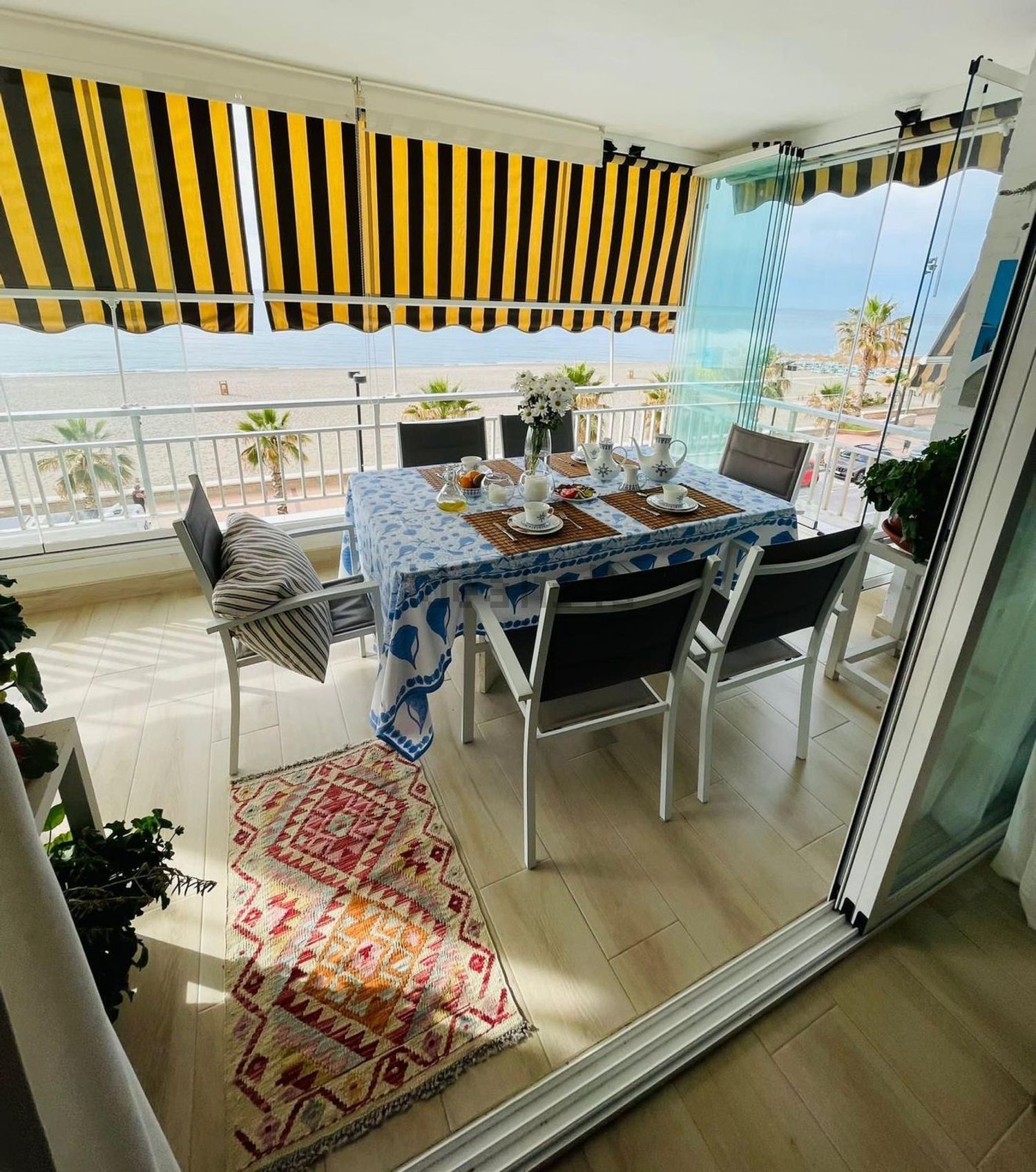 Wohnung zum Verkauf in direkter Strandlage in Fuengirola
