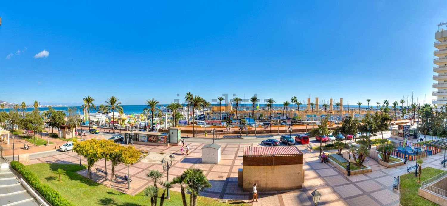 Flat for sale frontline beach in Fuengirola