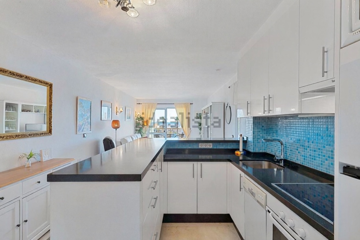 Appartement en première ligne de plage à Fuengirola — Cuisine