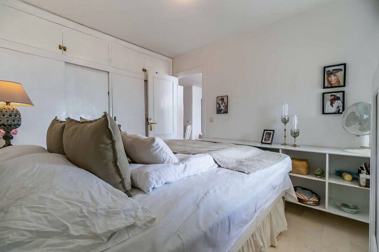 Ático en primera línea de mar en Fuengirola — Dormitorio