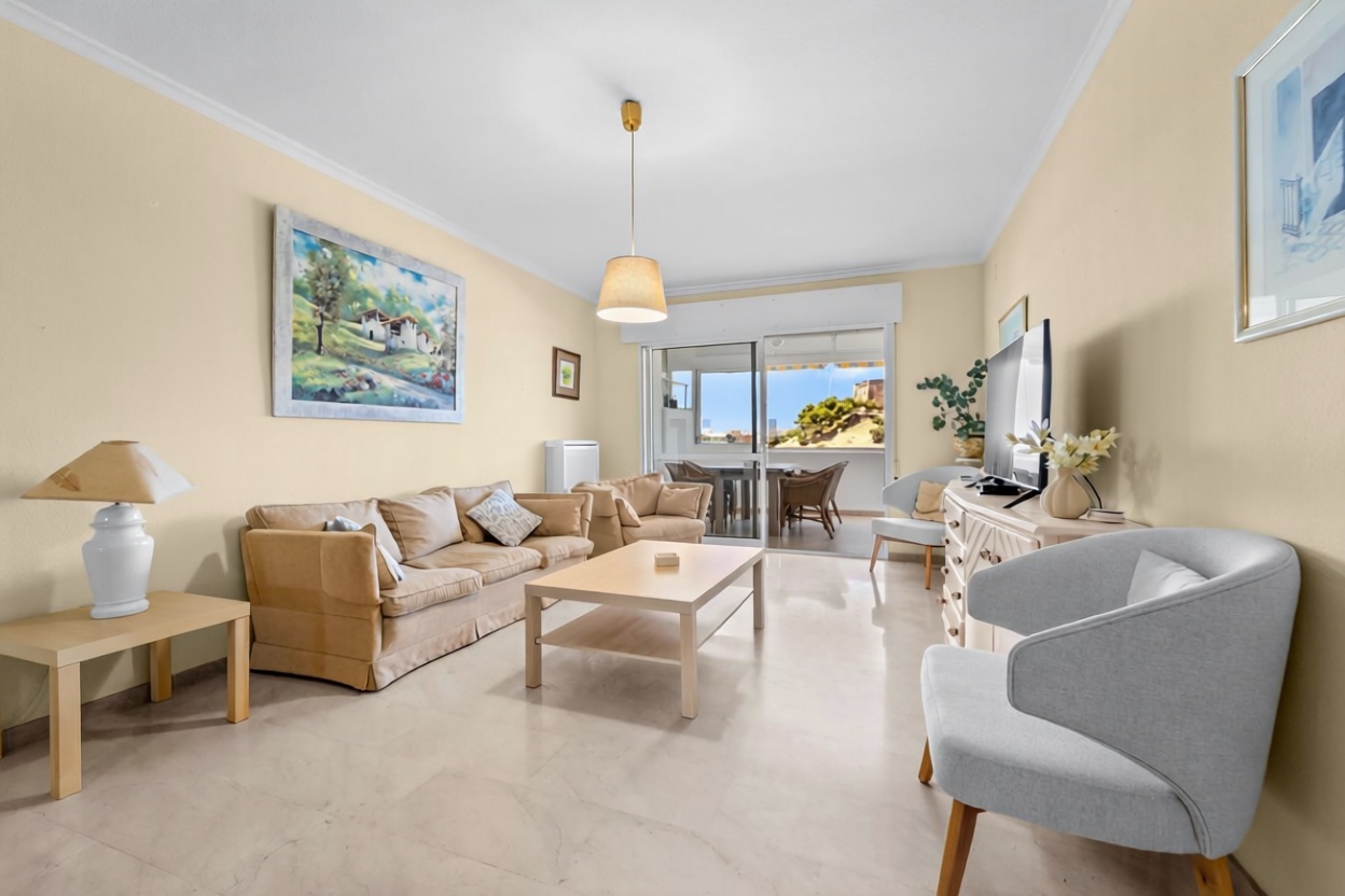 Appartement en première ligne de plage à Fuengirola — Séjour
