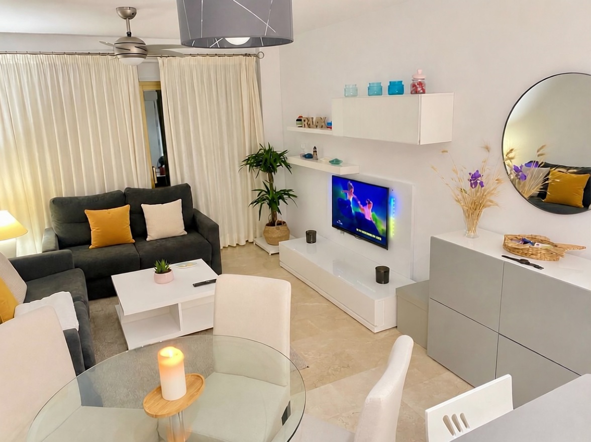 Appartement en première ligne de plage à Fuengirola — Séjour