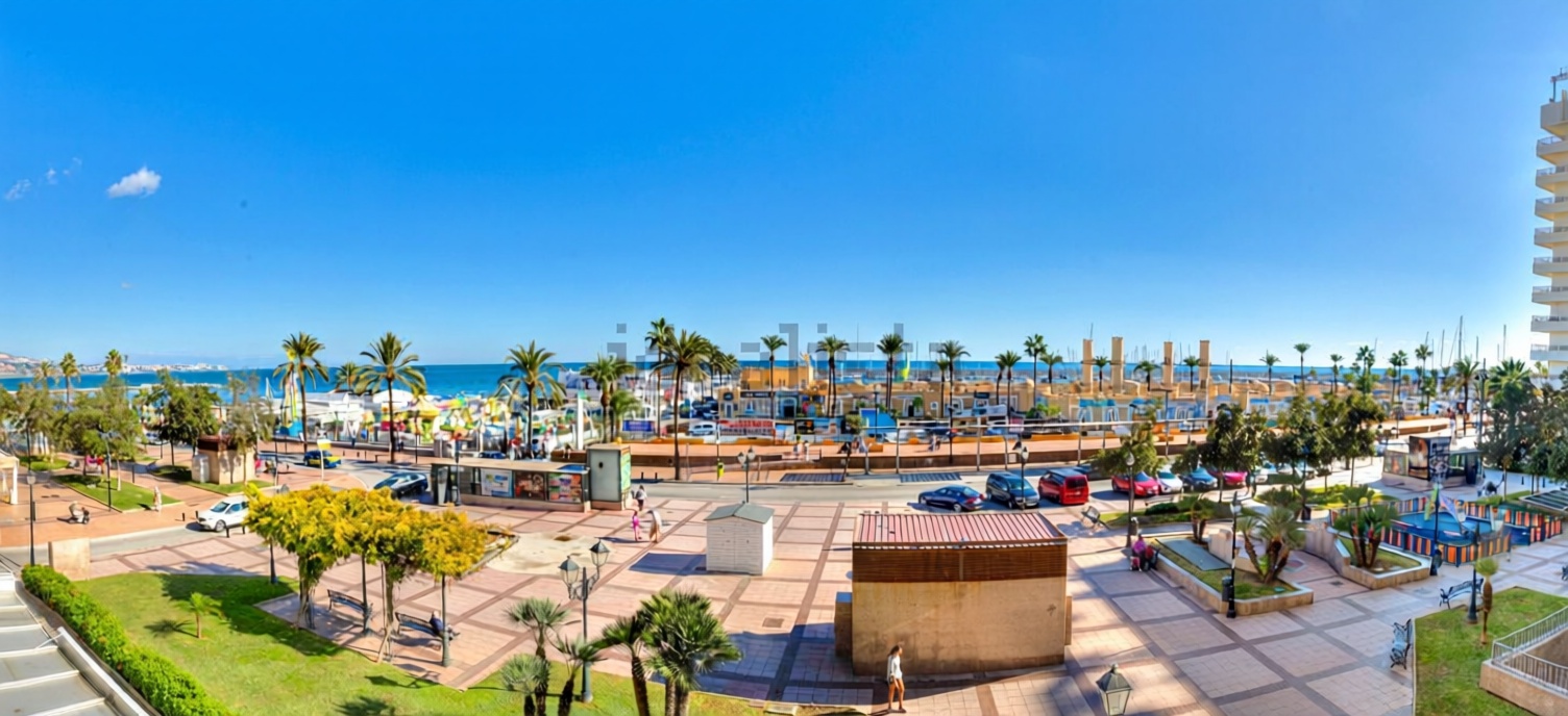 Apartamento em primeira linha de praia em Fuengirola — Vista mar